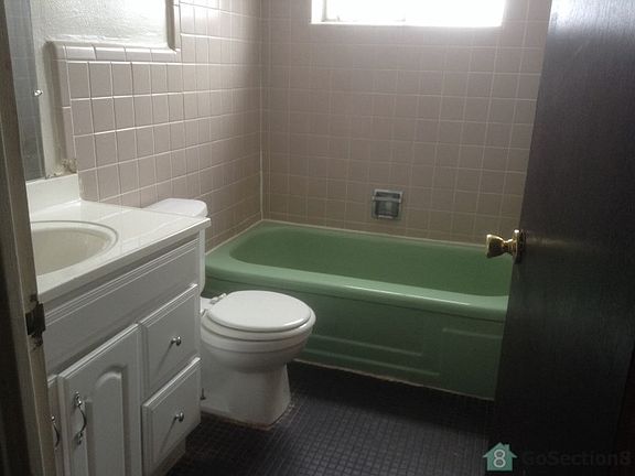5th image of 2745 Harrison Ave