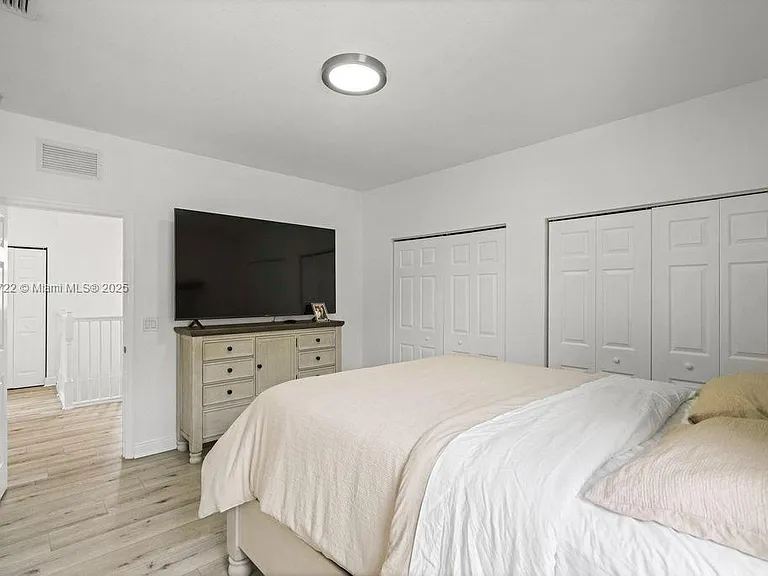 10016 NW 89th Ter — Photo 34