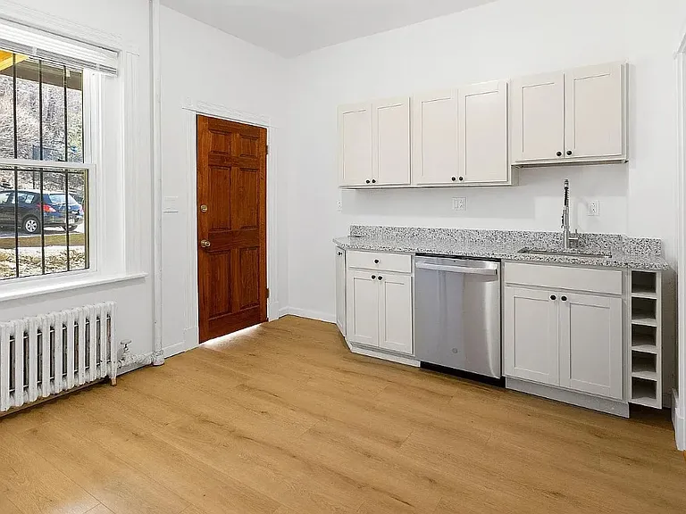 868 Huntington Ave #1 — Photo 3