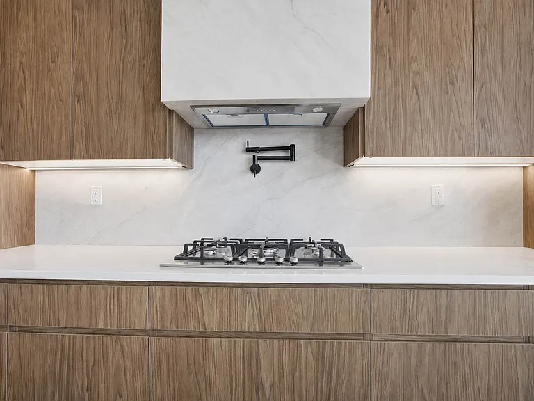 21-17 38th St #PENTHOUSE — Photo 20