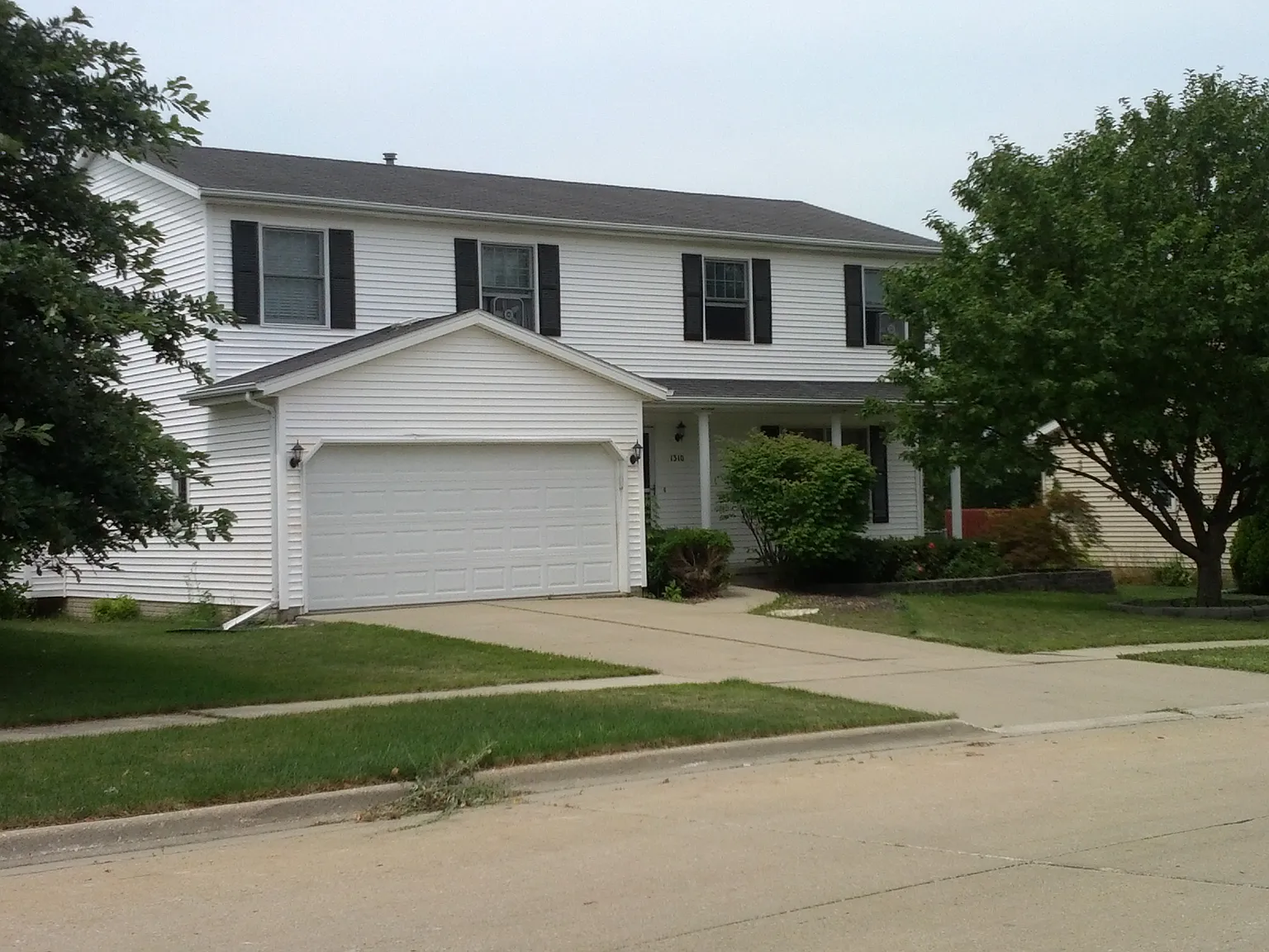 1310 Eastport Dr photo 1