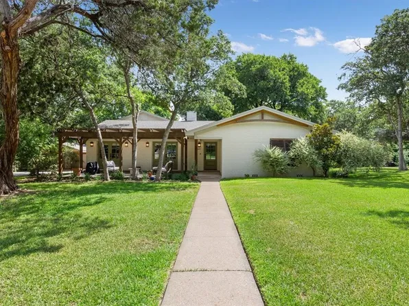 401 Elmwood Rd, Woodway, TX 76712