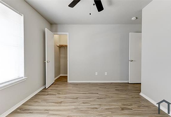 5th image of 5906 Greengate Dr #B