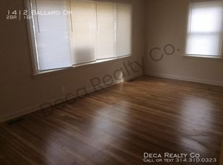 1412 Ballard Dr, Saint Louis, MO 63137