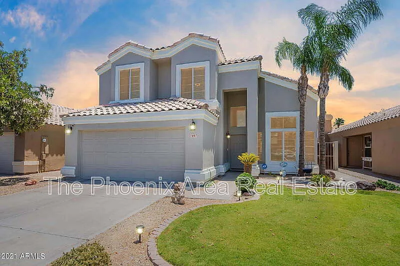 3 bed, 2.5 bath, 1687 sqft, $2,695 — Photo 2