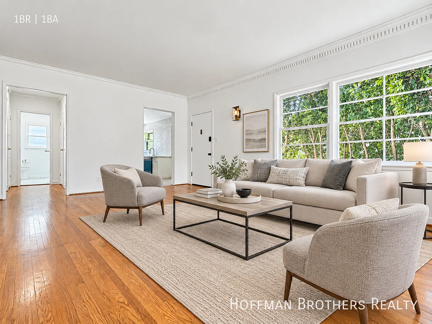 Stylish Residence with an Expansive Private Patio — Photo 1