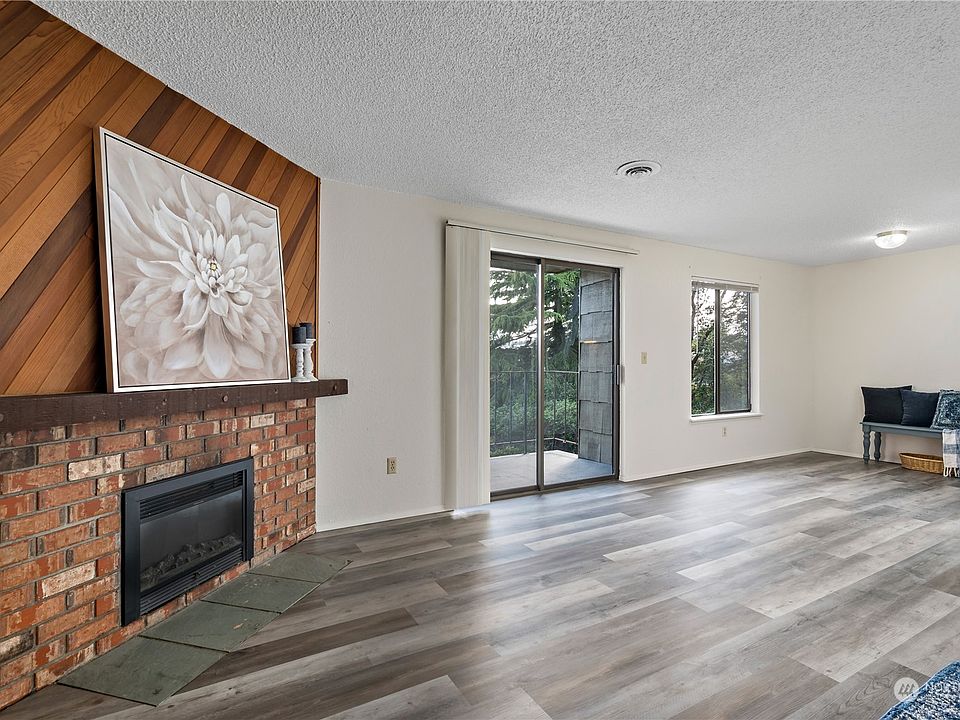 1st image of 270 SE Barrington Drive #C203