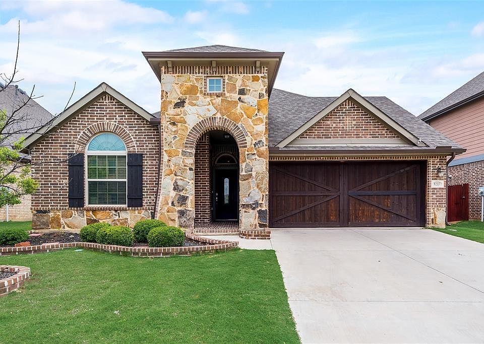 1st image of 8233 Whistling Duck Dr