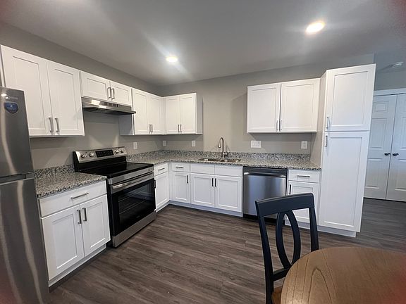 4th image of 444 E Wood St