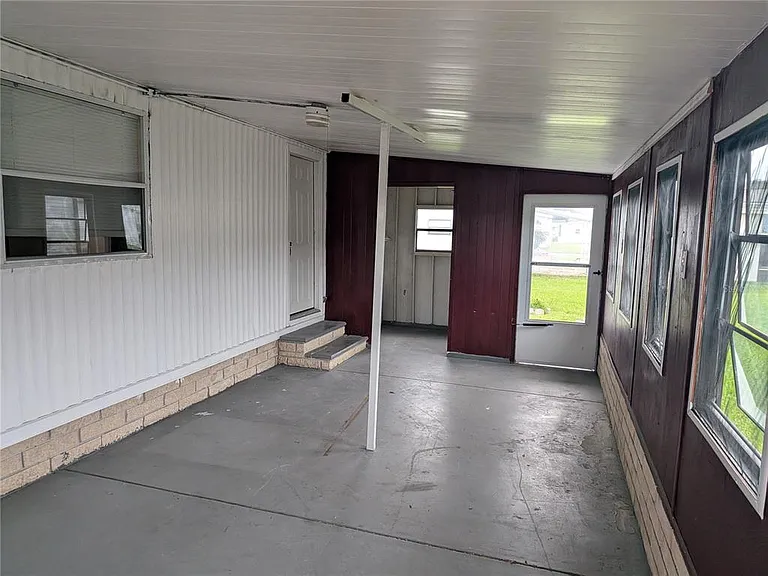 3030 Beaver Creek Dr — Photo 2