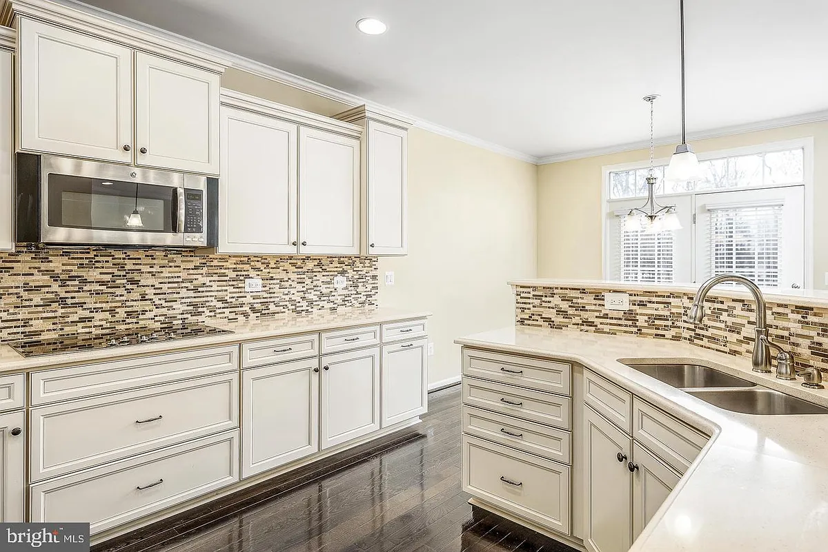 Building Photo - 10625 Legacy Ln