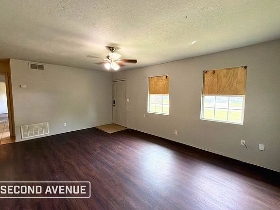 4th image of 1519 NE 43rd St