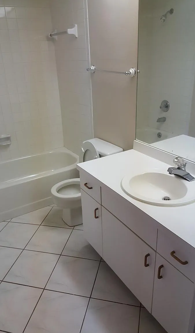 2 bed, 950 sqft, $1,500 — Photo 4