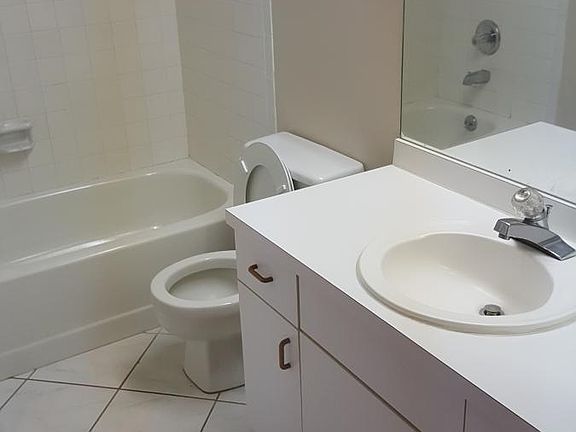4th image of 13247 Whitehaven Ln APT 705