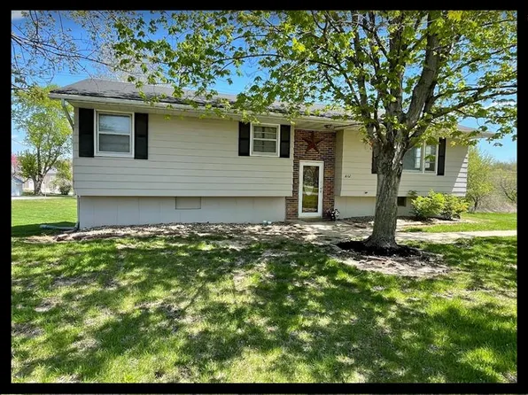 1602 Eastern Dr, Macon, MO 63552