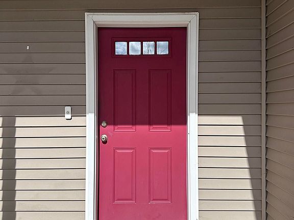 3rd image of 1318 Edinborough Ct