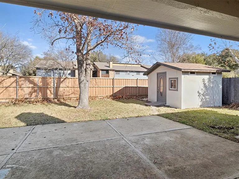 807 Salem Dr — Photo 15