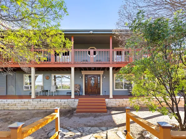 2706 Tradewind Dr, Spicewood, TX 78669