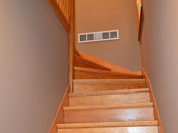 2nd image of 2632 N Richmond St #2