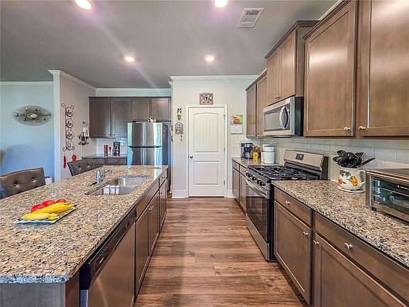 5th image of 41 Montgomery View Ct