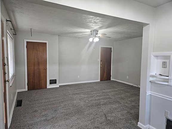 5th image of 3063 Westbrook Dr