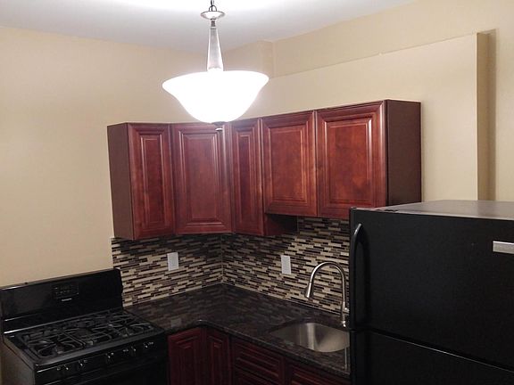 3rd image of 2503 N Garnet St #19