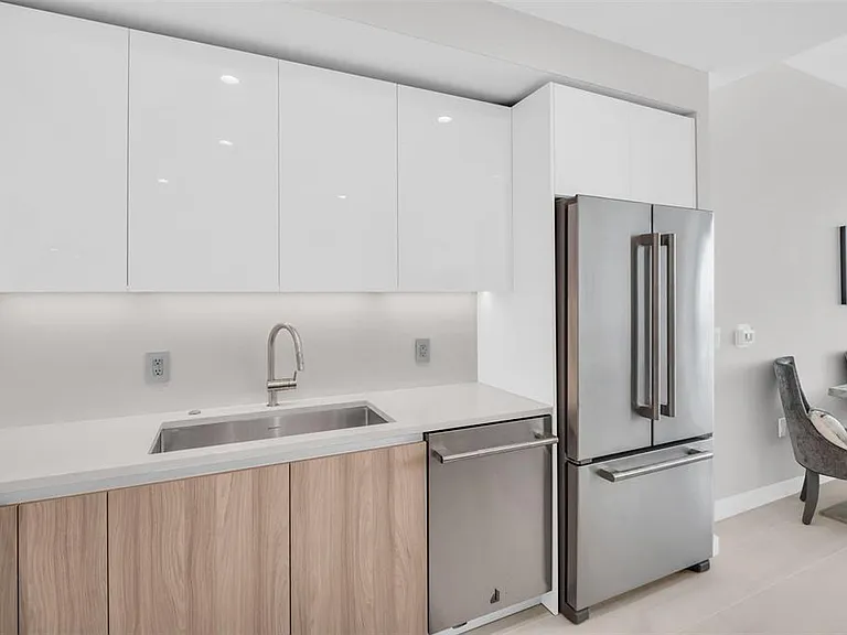 400 Central Ave #1204 — Photo 8