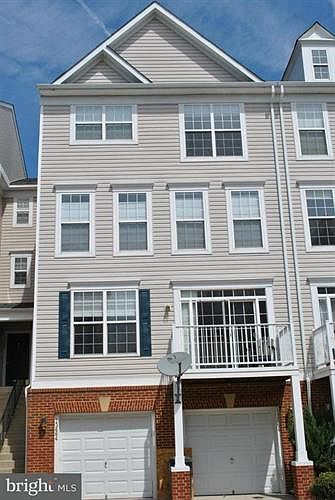 1st image of 13652 Venturi Ln #212