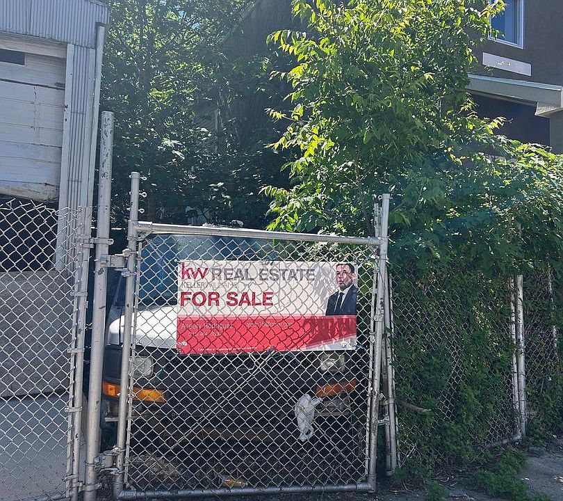 2nd image of 1675 N Wilton St
