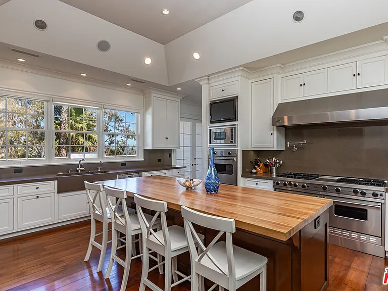 32300 Pacific Coast Hwy — Photo 17