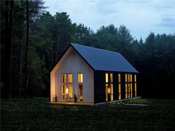 26 Van Derburgh Close, Stone Ridge, NY 12484