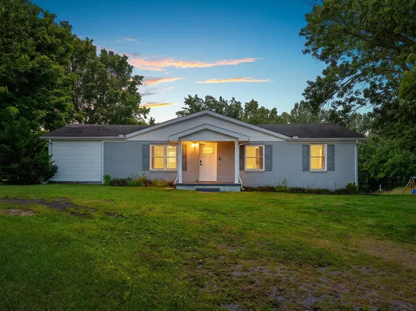 411 Purtle Rd, Lafayette, TN 37083