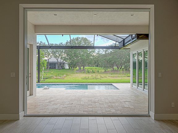 2nd image of 4249 Montagu Avenue