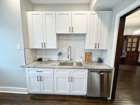 3rd image of 11829 Clifton Blvd APT 6