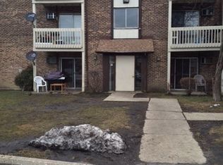 2304 Nichols Rd APT C, Arlington Heights, IL 60004