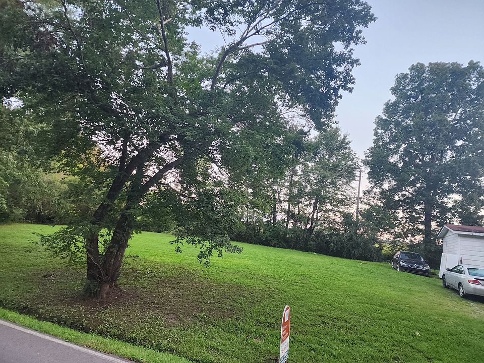 2nd image of 155 Sam Hollow Rd
