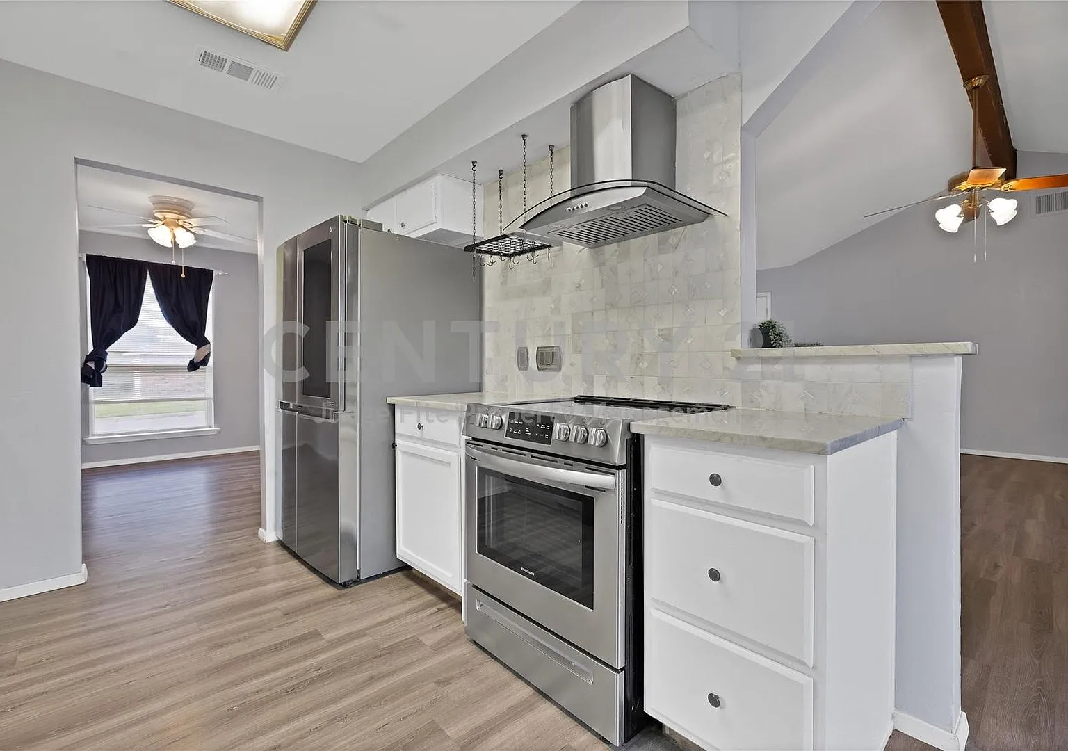 Sparkling Pool And Utilities Included...Wow! Beautifully Updated 4/2/2 With Sparkling Pool In For... — Photo 4