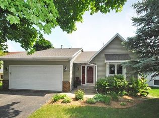 1068 Hummingbird Ln, Eagan, MN 55123