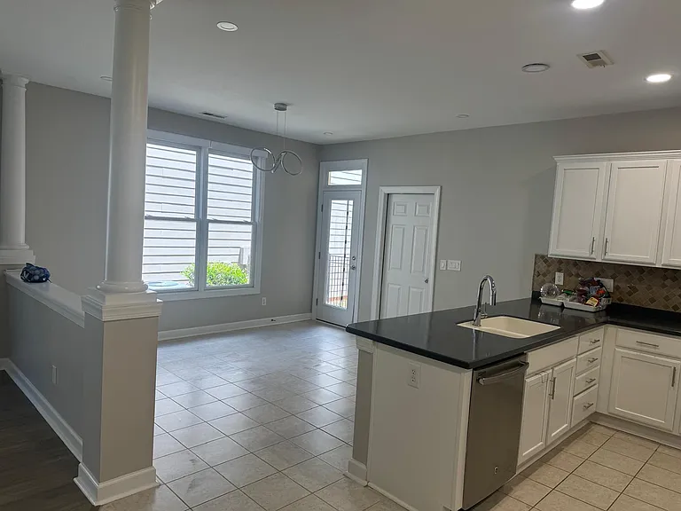 1637 Legendary Ln — Photo 5