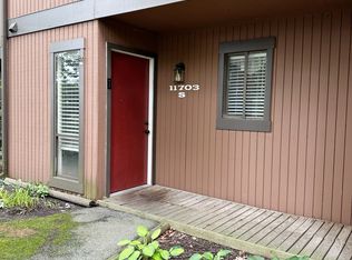 11703 S Briar Patch Dr, Midlothian, VA 23113