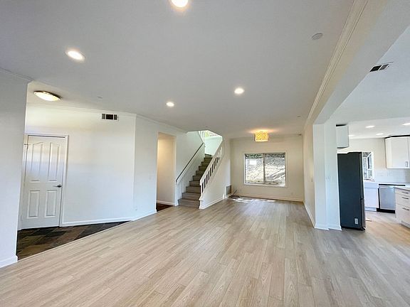 5th image of 508 Arapaho St