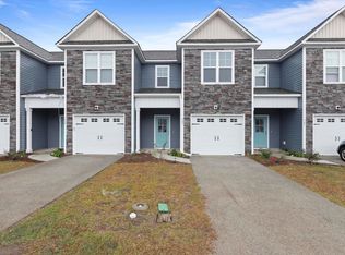 341 S Stingray Ln, Sneads Ferry, NC 28460