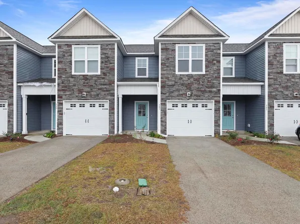341 S Stingray Ln, Sneads Ferry, NC 28460
