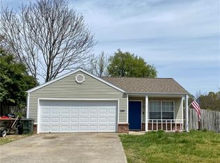 3064 W Essex Dr, Fayetteville, AR 72704