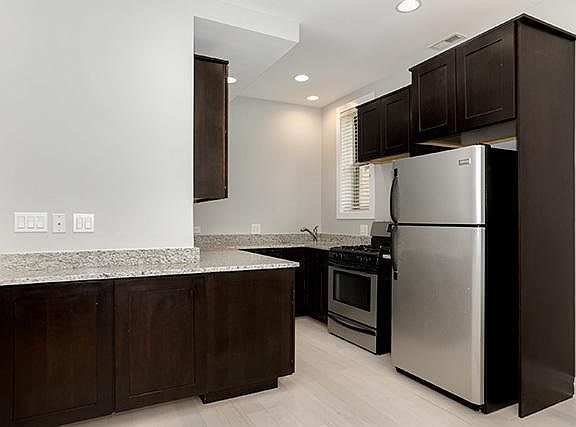 5th image of 1452 W Thorndale Ave