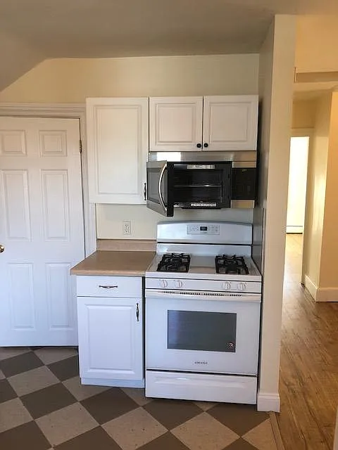 3-16 Middle St — Photo 2