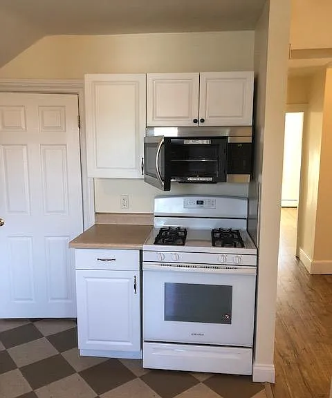 3-16 Middle St #3 — Photo 1
