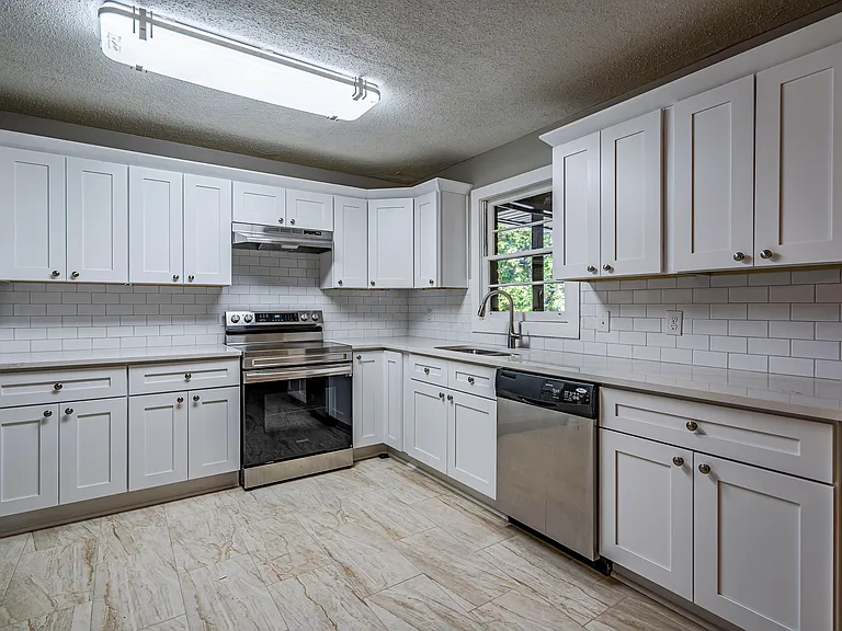 Walnut Cir SW — Photo 8