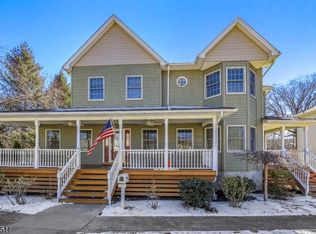 78 W Prospect St, Waldwick, NJ 07463
