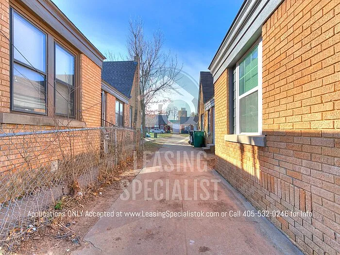 1115 NW 27th St — Photo 42